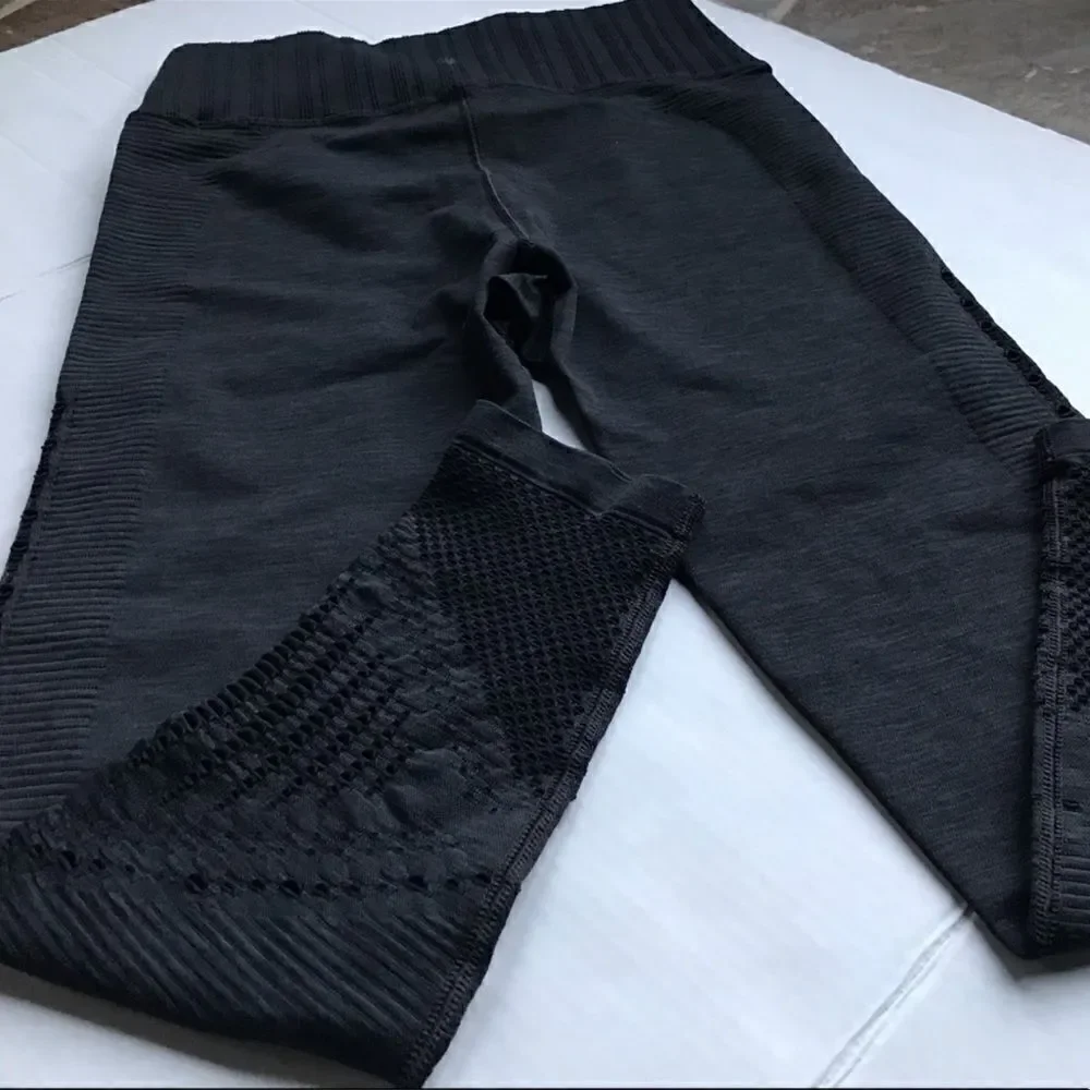 Athleta Halasana Seamless Tight Gray Leggings M
